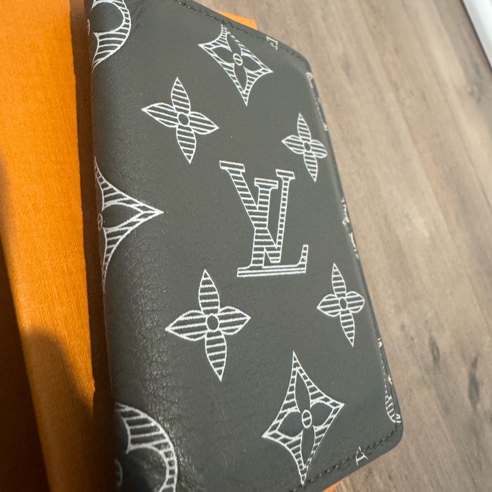 Louis Vuitton Khaki Pocket Organizer - Picture 4 of 6